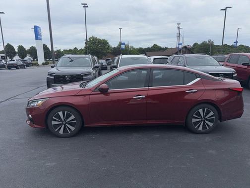 Sunset Drift Chromaflair 2019 Nissan Altima 2.5 SV