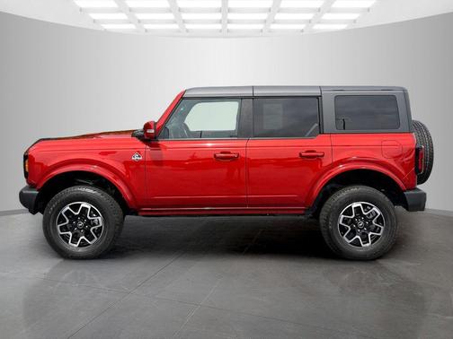 Hot Pepper Red Metallic Tinted Clearcoat 2024 Ford Bronco Outer Banks