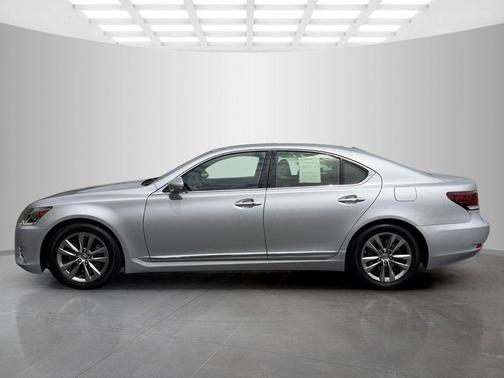 Atomic Silver 2016 Lexus LS 460 Base