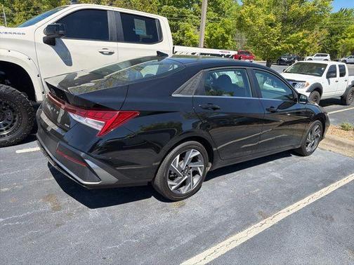 2025 Hyundai ELANTRA HEV Limited