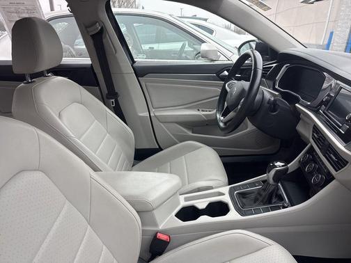 2022 Volkswagen Jetta 1.5T SE