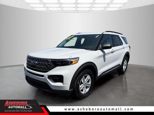 Oxford White 2022 Ford Explorer XLT