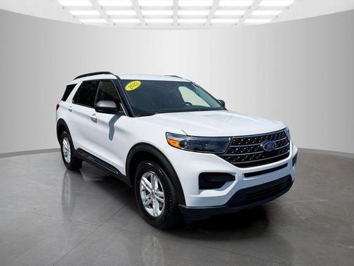 Oxford White 2022 Ford Explorer XLT