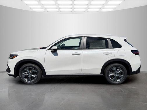 Platinum White Pearl 2026 Honda HR-V LX