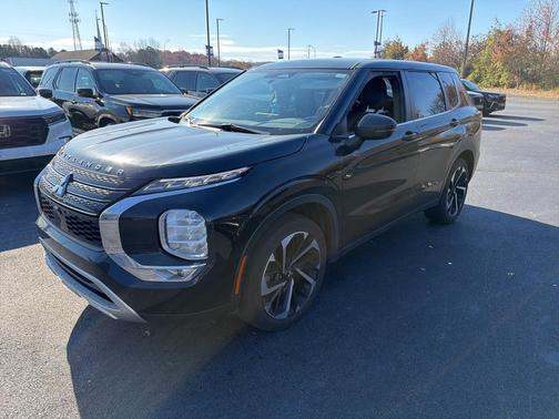 2023 Mitsubishi Outlander SE
