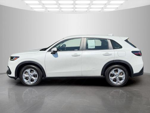 Platinum White Pearl 2023 Honda HR-V LX