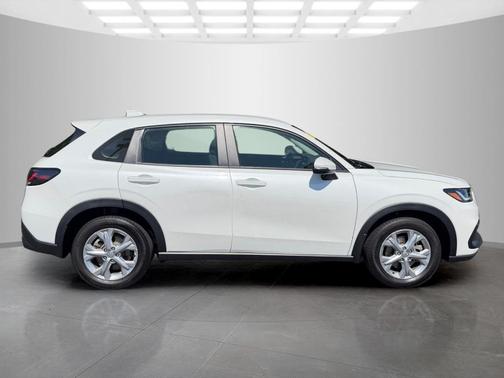 Platinum White Pearl 2023 Honda HR-V LX