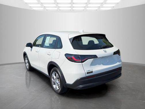Platinum White Pearl 2023 Honda HR-V LX