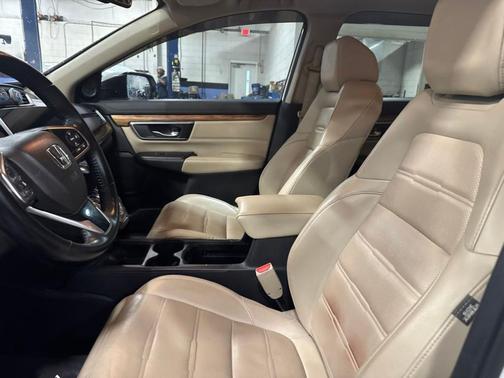 White Diamond Pearl 2017 Honda CR-V Touring