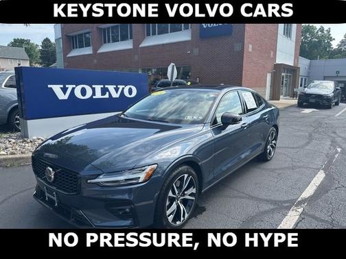 2024 Volvo S60 B5 Plus Dark