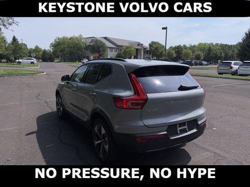 2026 Volvo XC40 B5 Plus
