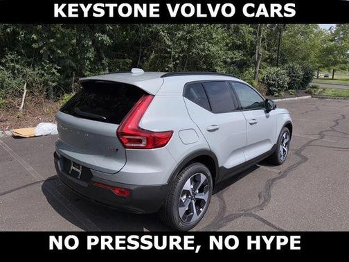 2026 Volvo XC40 B5 Plus
