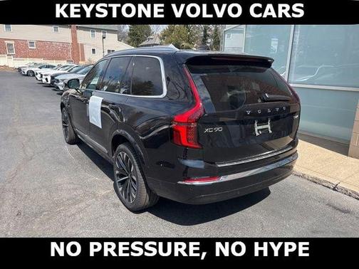 Onyx Black Metallic 2026 Volvo XC90 Plug-In Hybrid T8 Plus 7-Seater