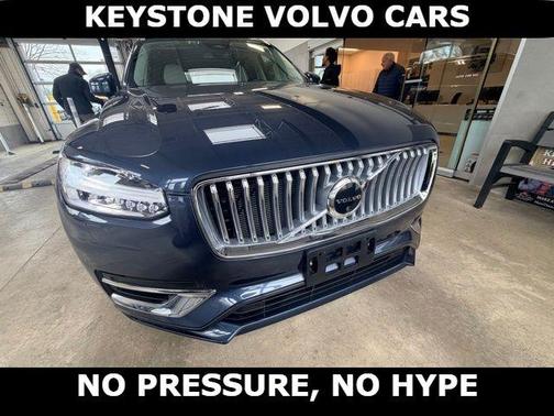 2023 Volvo XC90 B5 Plus