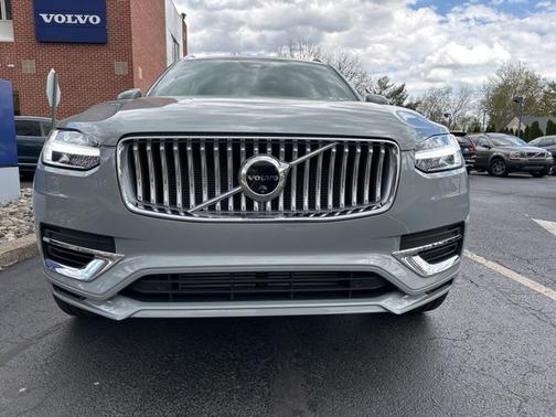 2024 Volvo XC90 Recharge Plug-In Hybrid T8 Ultimate Bright 7-Seater