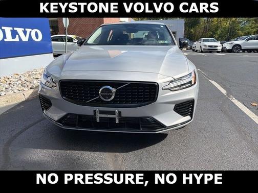 2023 Volvo S60 Recharge Plug-In Hybrid Plus Dark