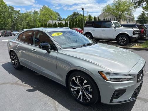 2024 Volvo S60 B5 Core Dark