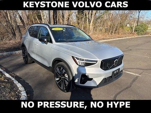 2025 Volvo XC40 Plus