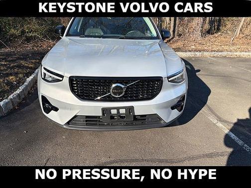 2025 Volvo XC40 Plus