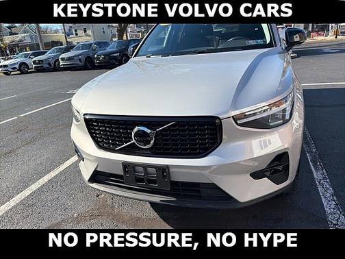 2025 Volvo XC40 Plus