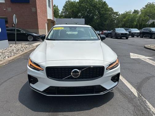 2024 Volvo S60 B5 Plus Dark