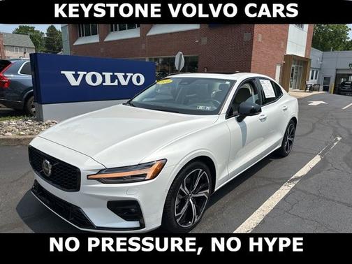 2024 Volvo S60 B5 Plus Dark