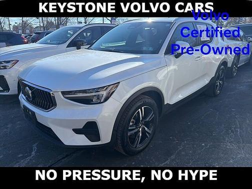2025 Volvo XC40 Core