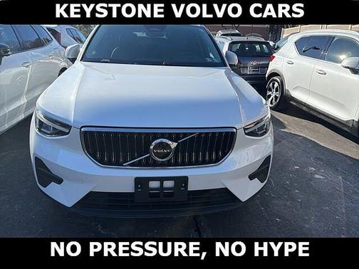 2025 Volvo XC40 Core