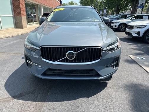 2022 Volvo XC60 B5 AWD Momentum