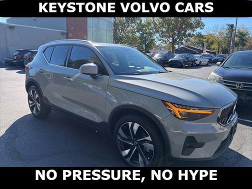 2024 Volvo XC40 B5 Plus Bright