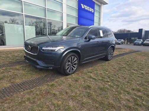 2022 Volvo XC90 T5 AWD Momentum 7 Seater