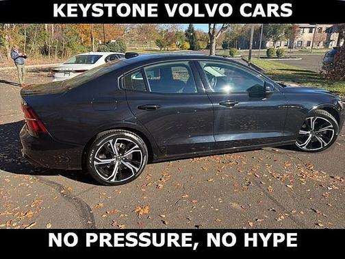 2025 Volvo S60 Plus