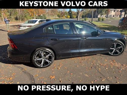2025 Volvo S60 B5 Plus