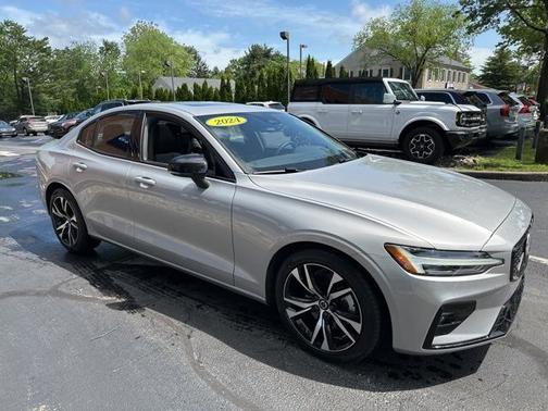 2024 Volvo S60 B5 Core Dark