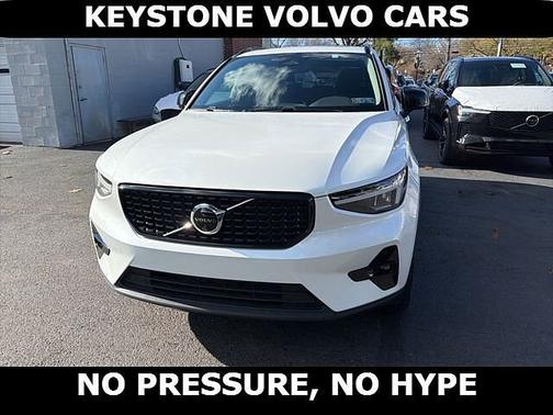 2025 Volvo XC40 Plus