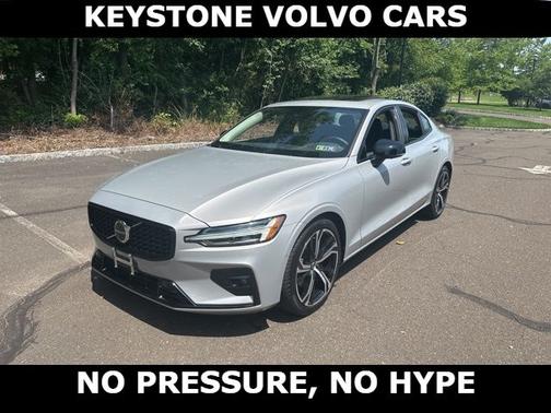 2024 Volvo S60 B5 Plus Dark