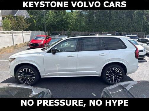 Crystal White Pearl 2026 Volvo XC90 B6 Ultra Dark Theme 7-Seater