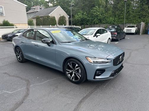 2024 Volvo S60 B5 Core Dark