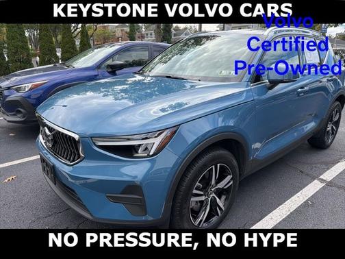 2025 Volvo XC40 B5 Core Bright Theme