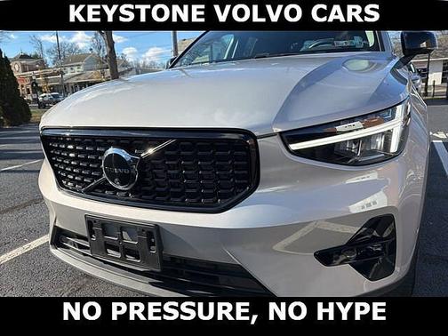 2025 Volvo XC40 Plus