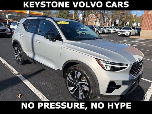 2025 Volvo XC40 Plus
