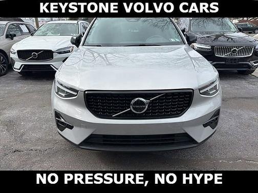 2025 Volvo XC40 Plus