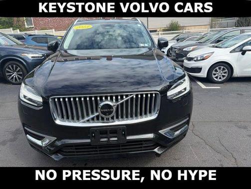 Onyx Black Metallic 2023 Volvo XC90 B6 Plus 7-Seater