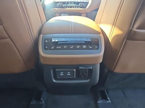 Everest White Pearl Tricoat 2026 Nissan Pathfinder Platinum