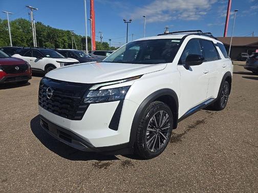 Everest White Pearl Tricoat 2026 Nissan Pathfinder Platinum