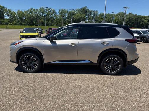 Champagne Silver/Black 2026 Nissan Rogue Platinum