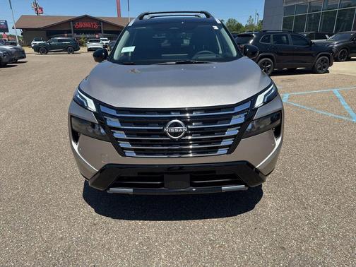 Champagne Silver/Black 2026 Nissan Rogue Platinum