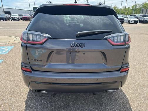 Granite Crystal Metallic Clearcoat 2020 Jeep Cherokee Limited