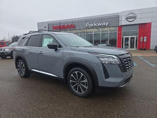 Boulder Gray Pearl 2026 Nissan Pathfinder Platinum