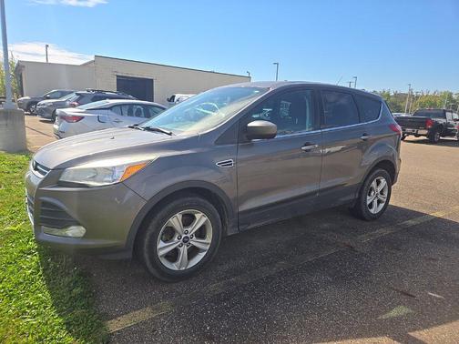 Sterling Gray Metallic 2014 Ford Escape SE